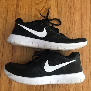 Woman’s Nike Free RN Sneaker